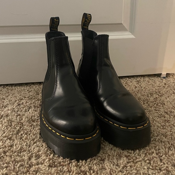 Doc Marten 2976 Smooth Leather Platform Chelsea Boots - Picture 4 of 7